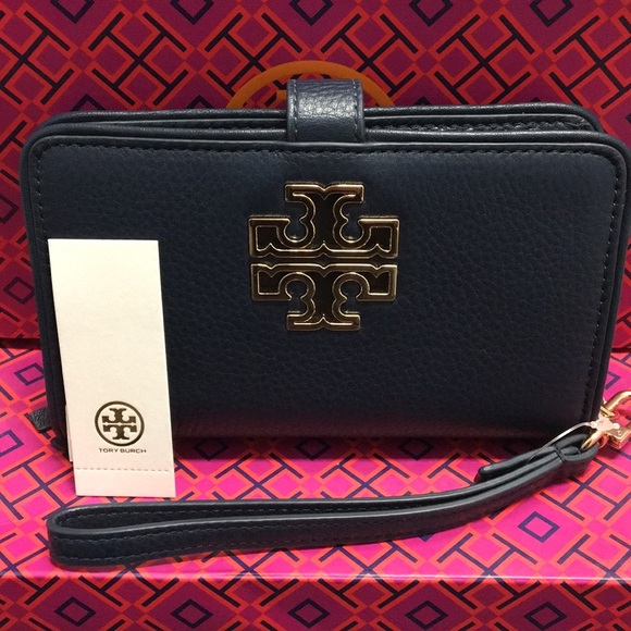 Tory Burch Handbags - 🎁NWT TORY BURCH BRITTON SMARTPHONE WALLET 🎁